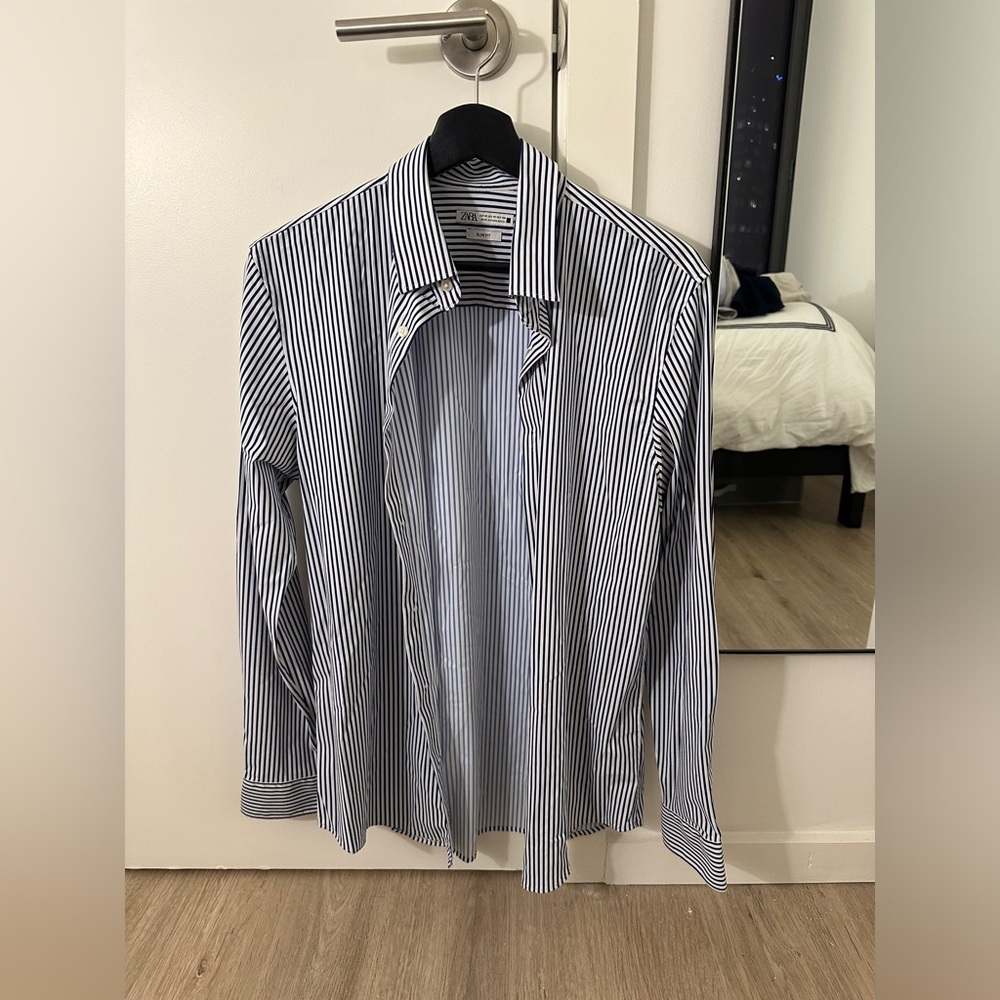 Zara Men’s medium blue striped button down shirt